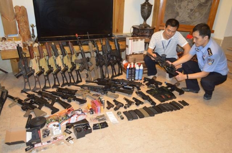 走私武器、彈藥罪